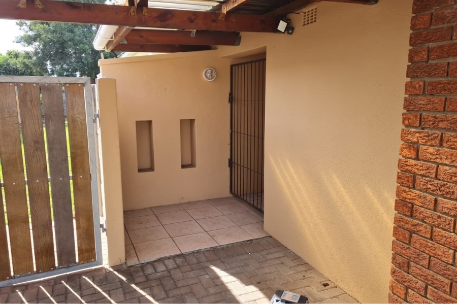 5 Bedroom Property for Sale in Windsor Park Western Cape